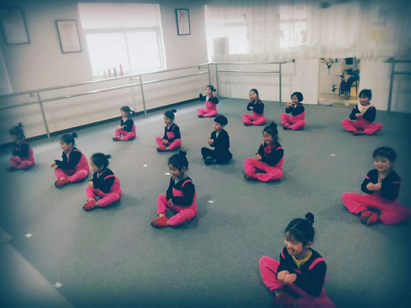 洛阳现代舞培训学校与洛阳芭蕾舞培训班：遇见舞蹈的魅力