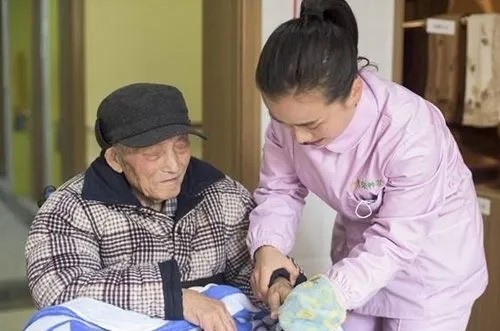 关爱老人0